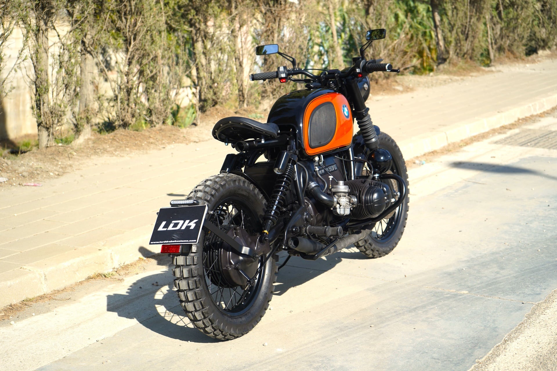 LDK nos presenta su última preparación BMW, la R90 Bobber Scrambler