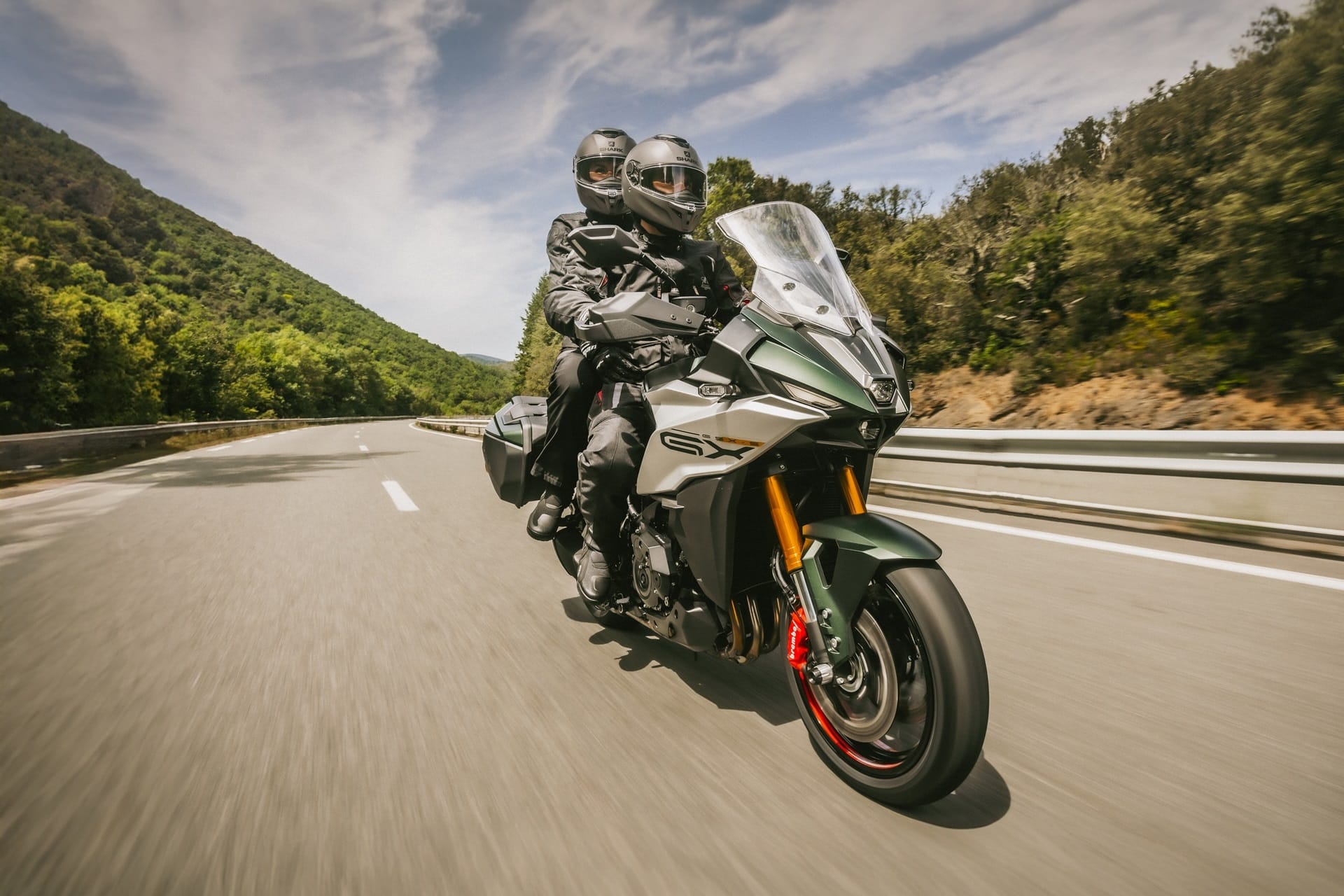 Abierto el plazo de reserva de las nuevas Suzuki GSX-S1000GX y GSX-8R