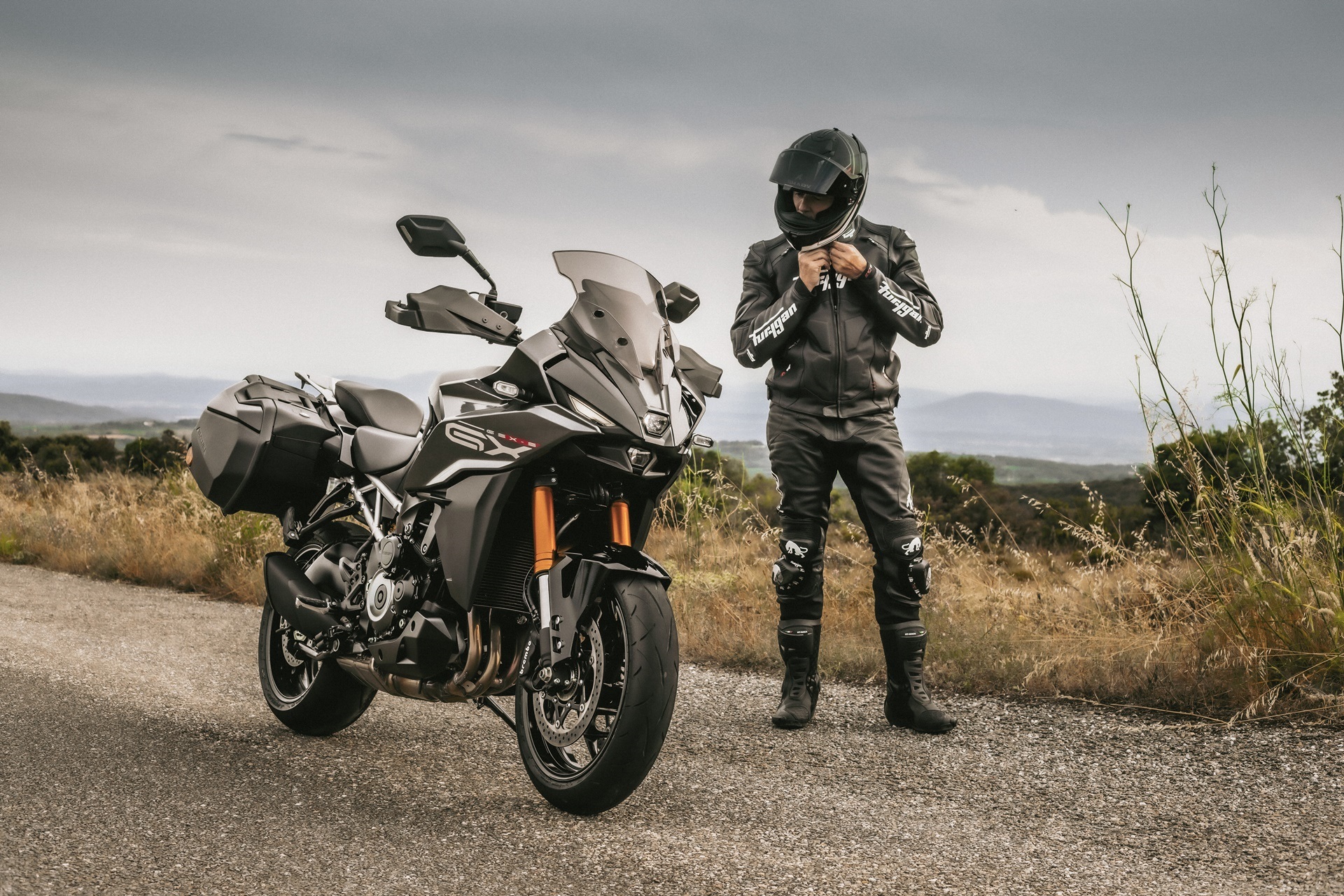 Nuevas Suzuki GSX-8R y GSX-S1000GX: Las dos principales novedades con las que se presenta la marca en EICMA 2023