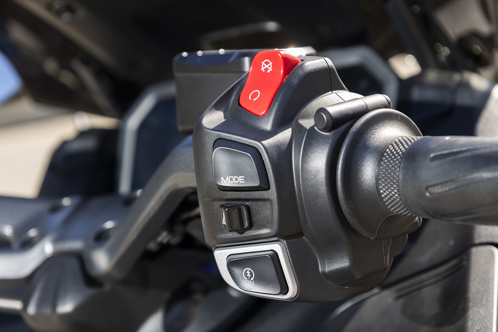 Comparativa Yamaha T-MAX vs SYM Maxsym TL508