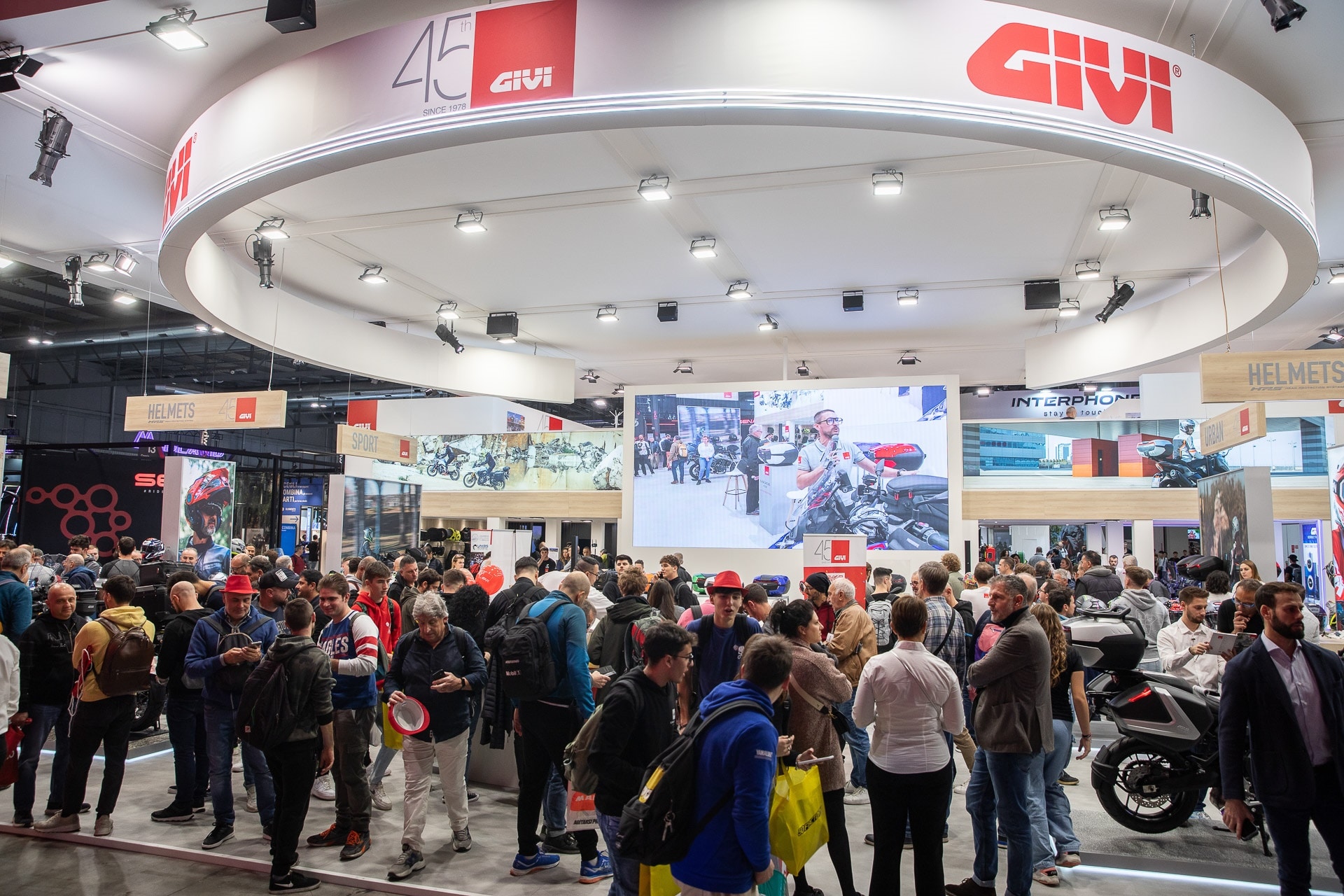 GIVI celebra su 45 aniversario en la 80ª edición de EICMA