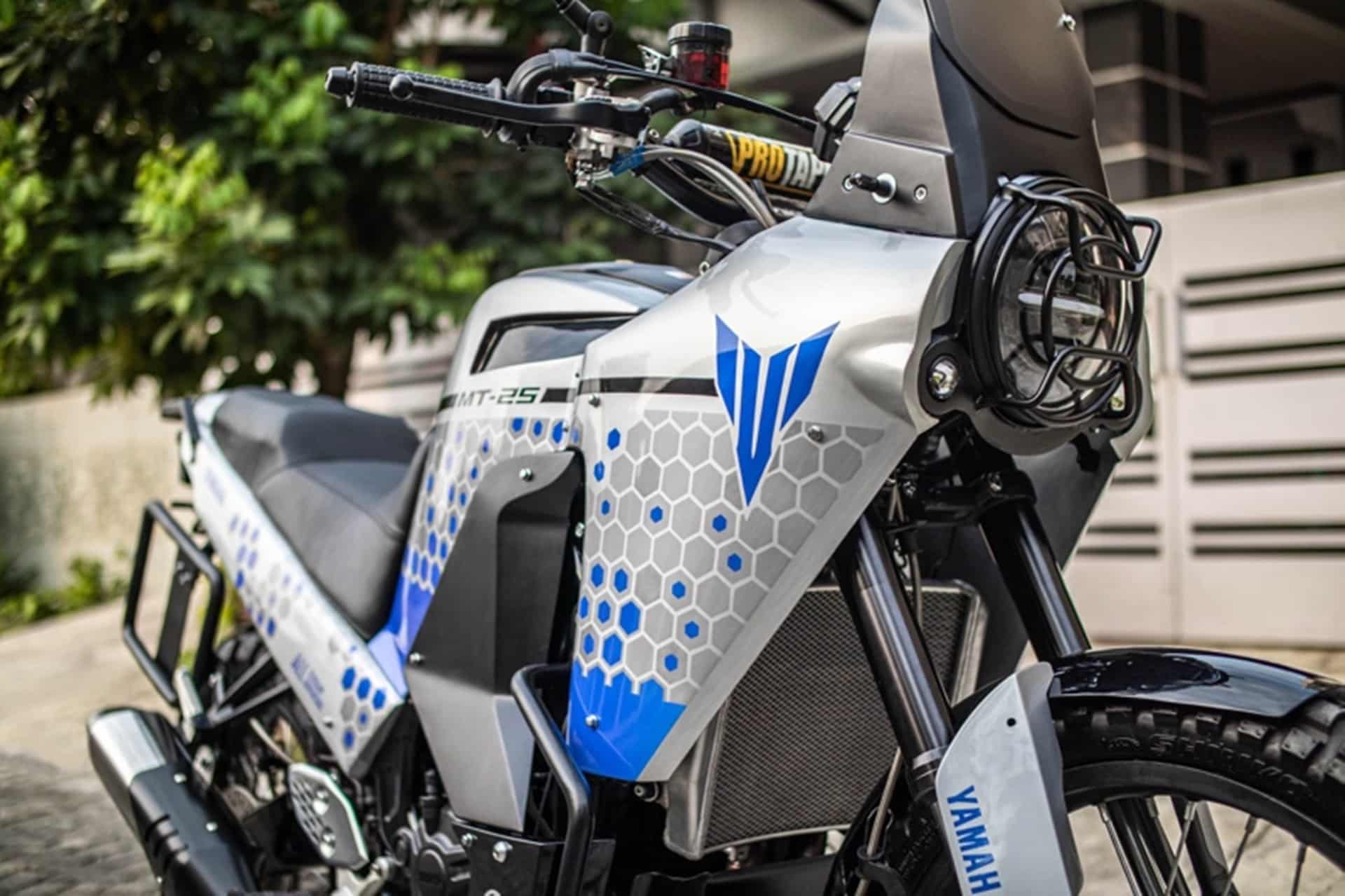 Yamaha MT-25 Adventure Bike: Como convertir una naked en la trail dakariana de tus sueños