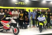 La moto se presentó en el EICMA junto a Paolo Simoncelli y su equipo