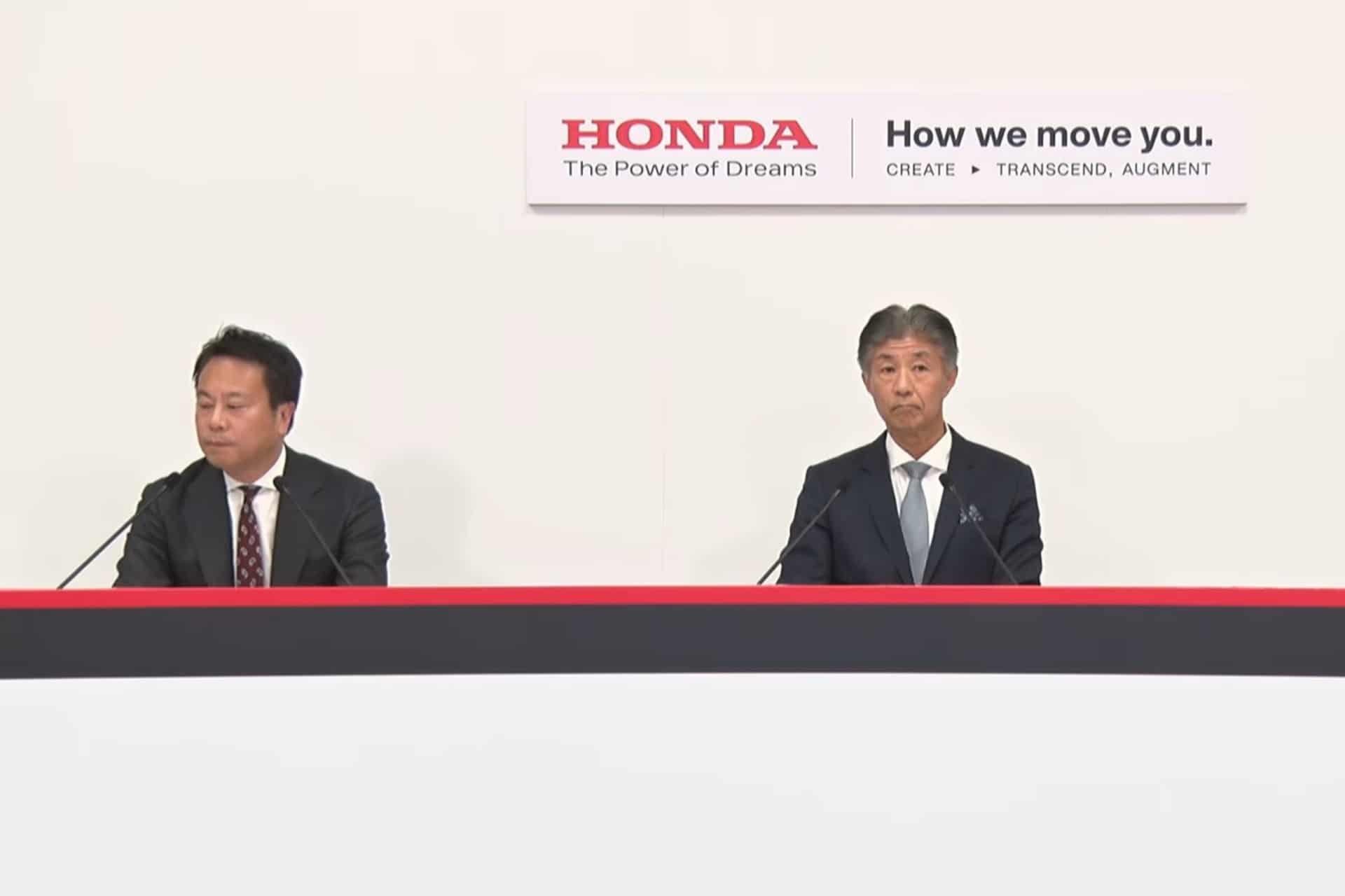 Rueda de prensa de Honda en Japón