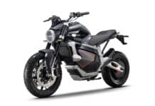 La Race-X encaja a la perfección su parte eléctrica en el diseño