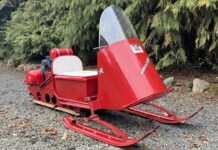 Polaris Sno-Traveler Pacer K80D de 1964: La moto de nieve ideal para Papa Noel