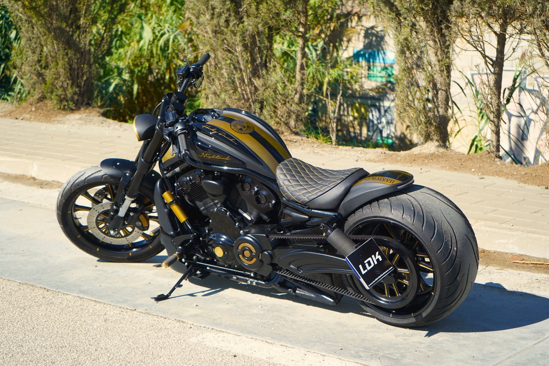 H-D Vrod Nightrod 330 Black Gold: Elegancia y brutalidad se entremezclan en el último trabajo de LDK
