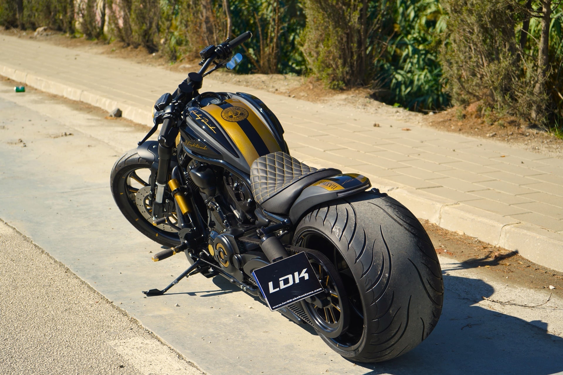H-D Vrod Nightrod 330 Black Gold: Elegancia y brutalidad se entremezclan en el último trabajo de LDK