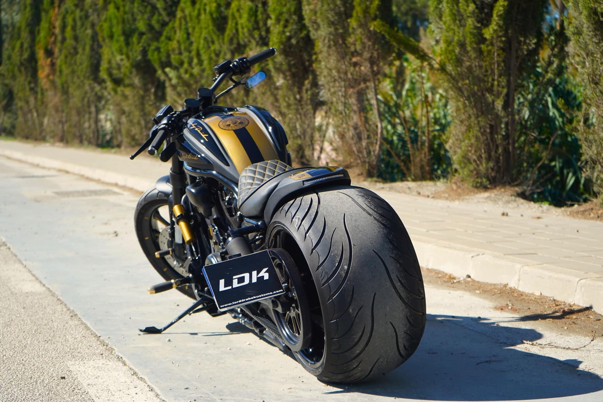 H-D Vrod Nightrod 330 Black Gold: Elegancia y brutalidad se entremezclan en el último trabajo de LDK