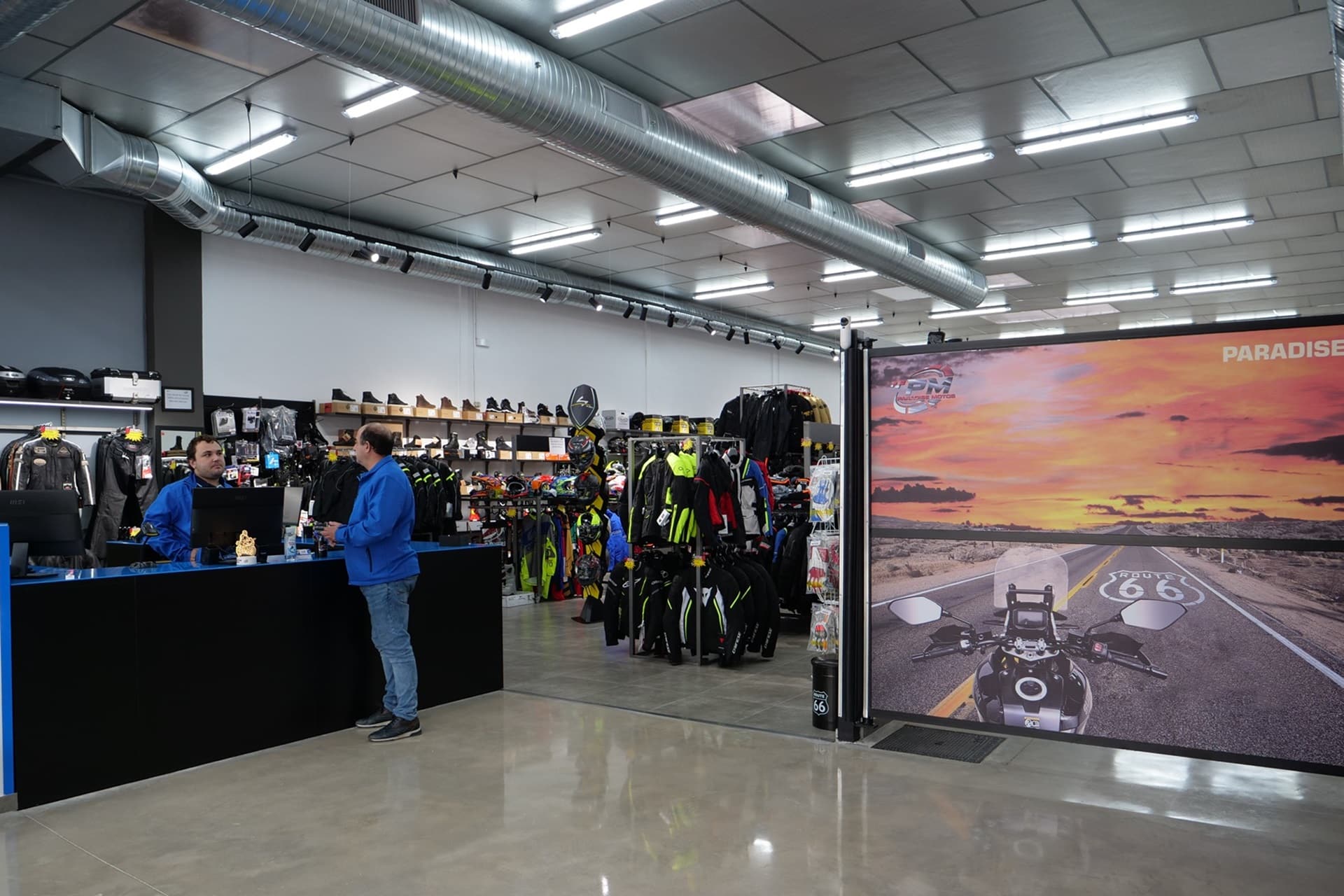 Royal Enfield inaugura Paradise Motos, su nueva tienda en Jaén