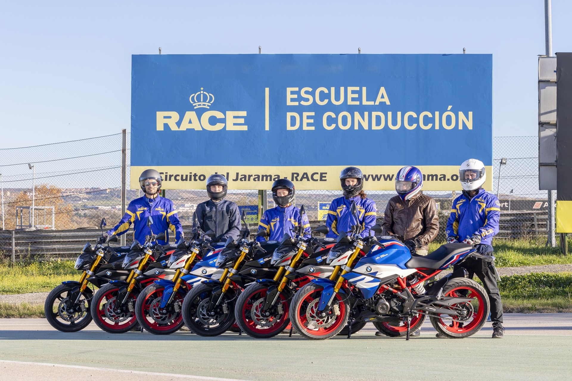 BMW Motorrad España y la Escuela RACE de Conducción presentan los nuevos cursos de conducción 2024