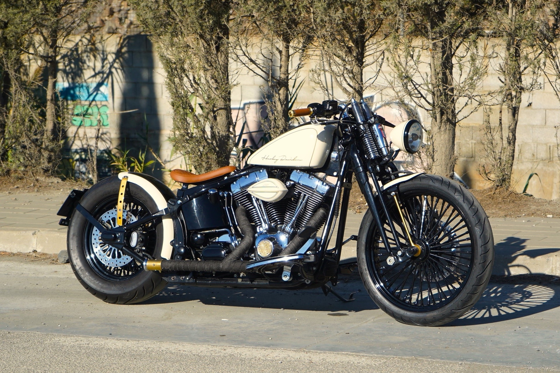 LDK Springer Bobber Cream: Una preparación Harley, con cierto aire retro, cargada de elegancia