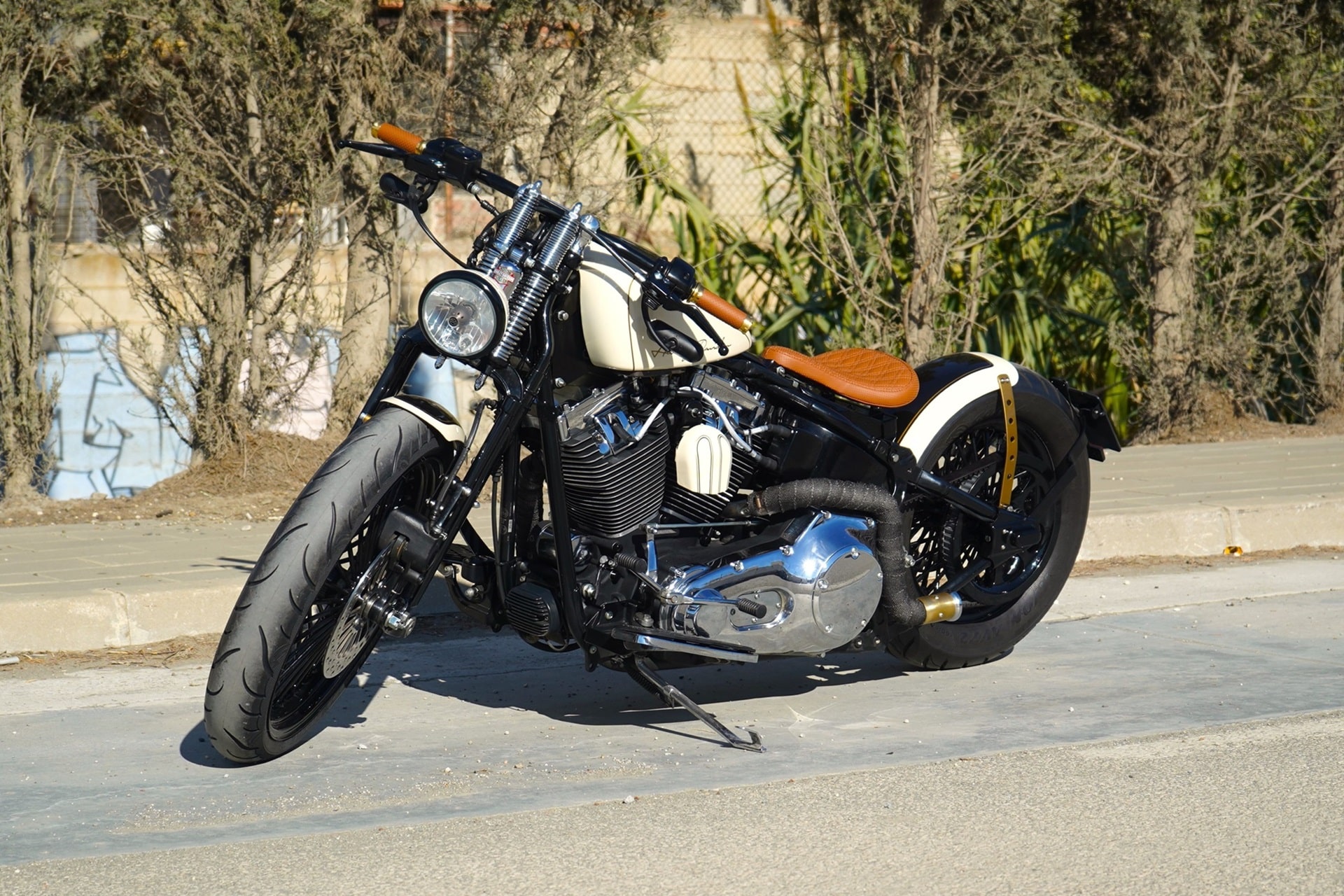 LDK Springer Bobber Cream: Una preparación Harley, con cierto aire retro, cargada de elegancia