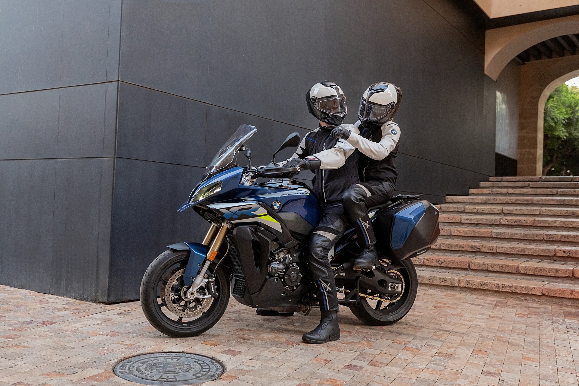 BMW