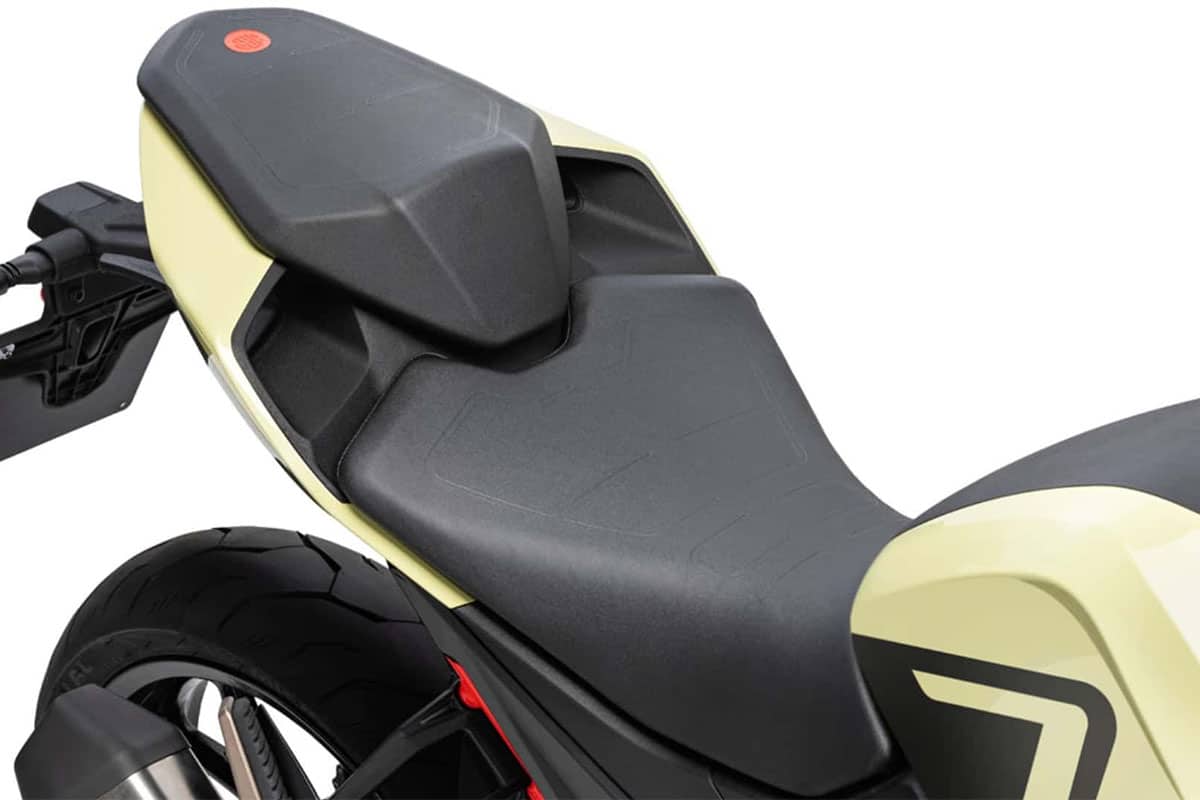 El diseño está presente en cada detalle de la moto