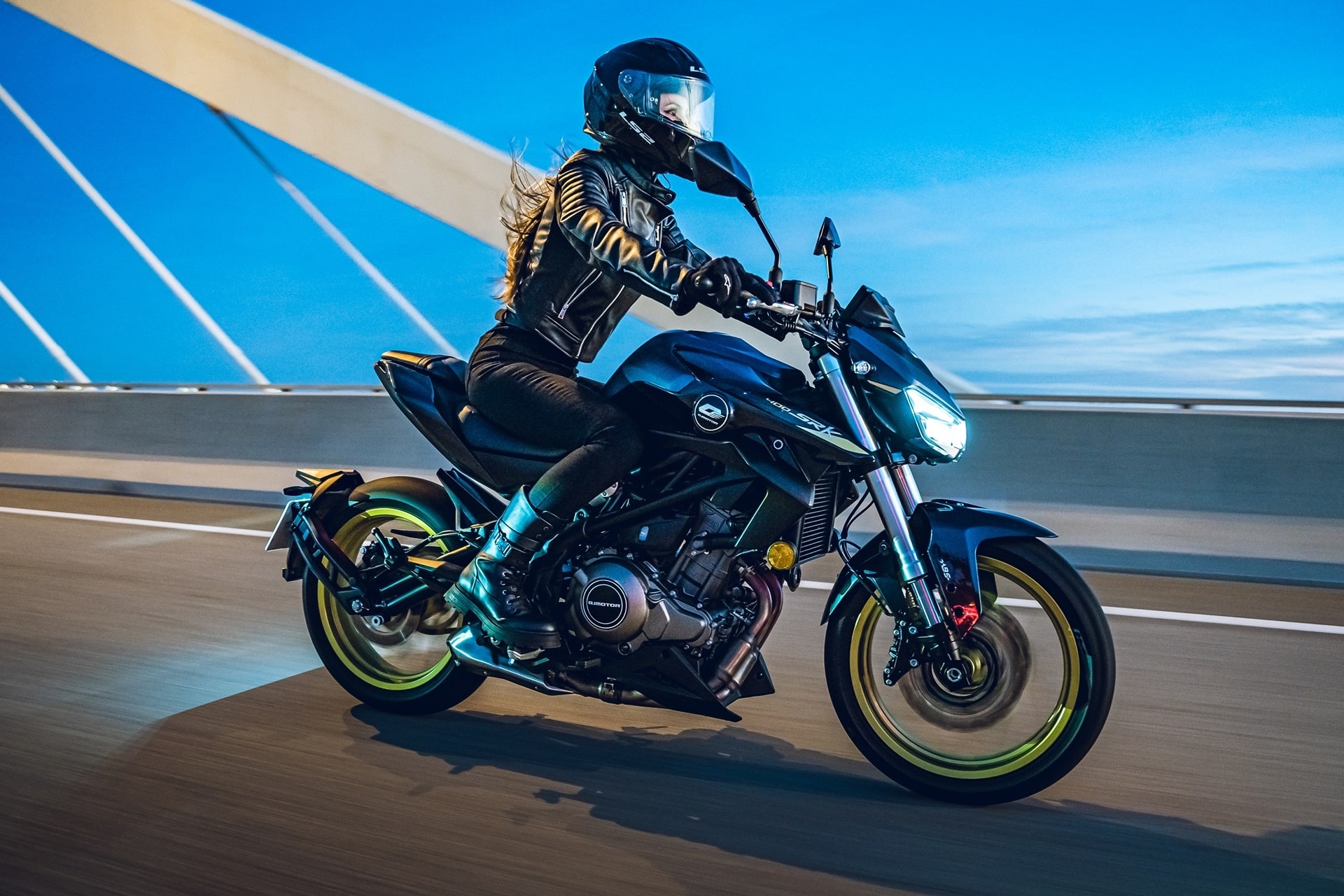 QJMotor cierra el 2023 con una campaña promocional en toda su gama