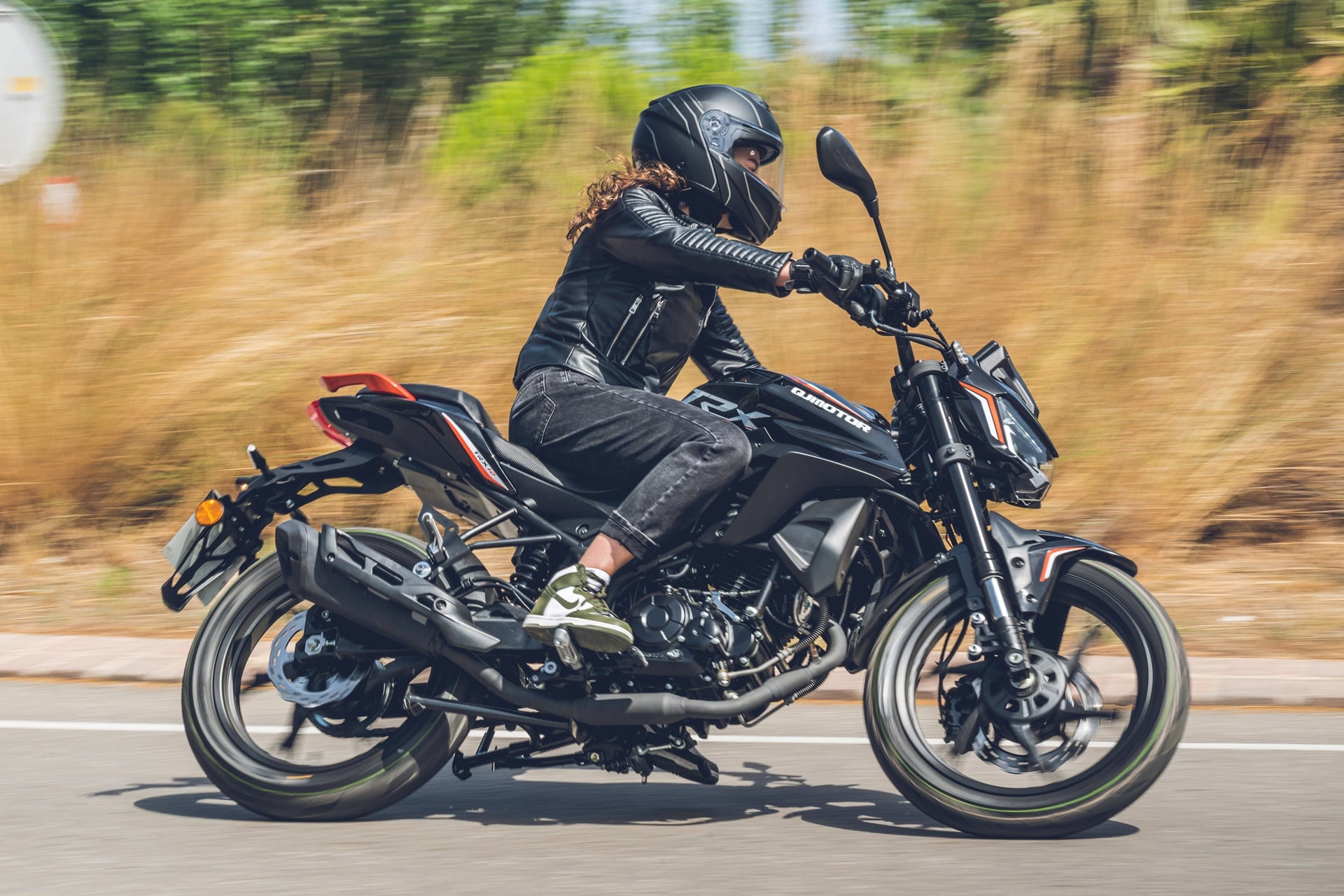 QJMotor cierra el 2023 con una campaña promocional en toda su gama