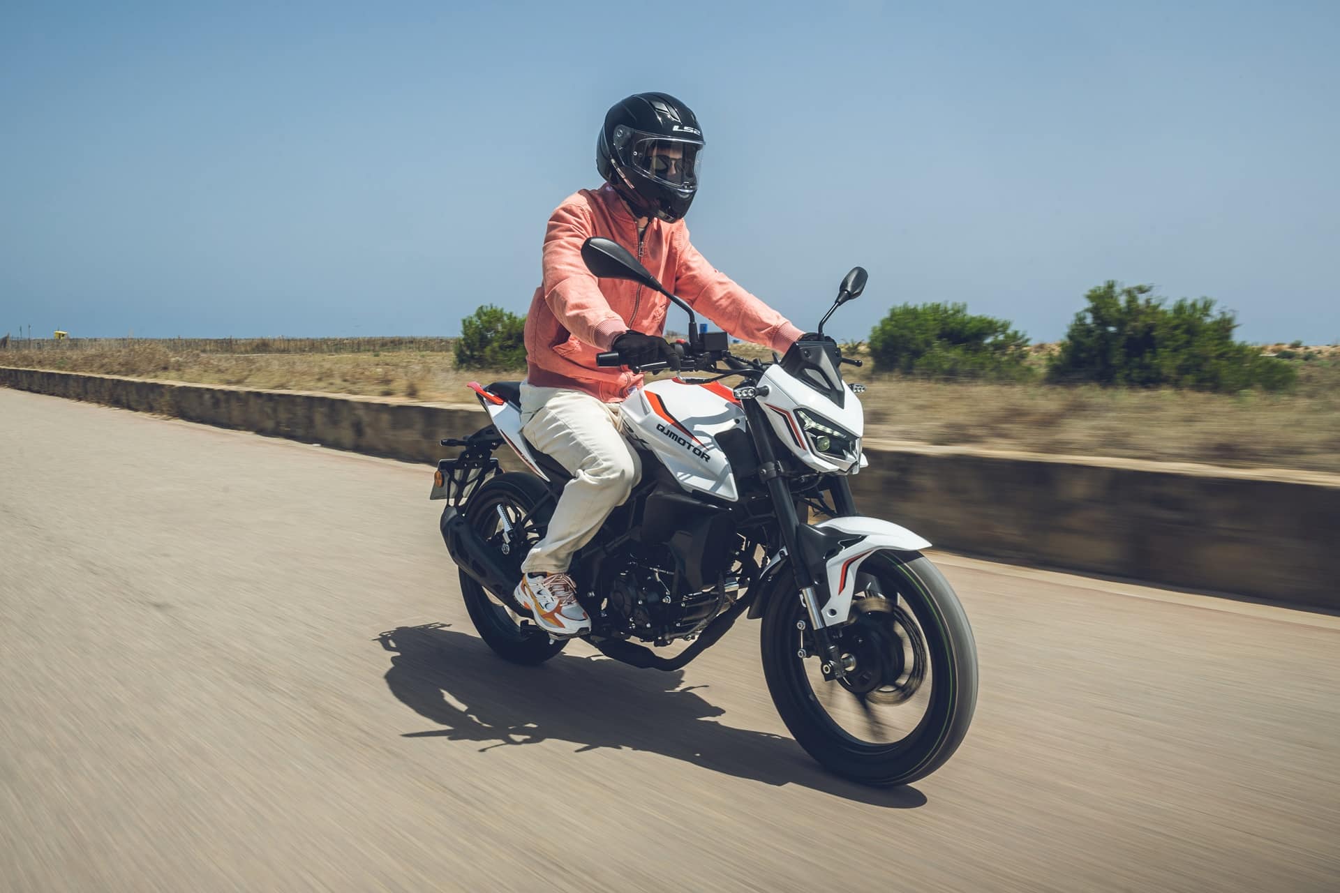 QJMotor cierra el 2023 con una campaña promocional en toda su gama