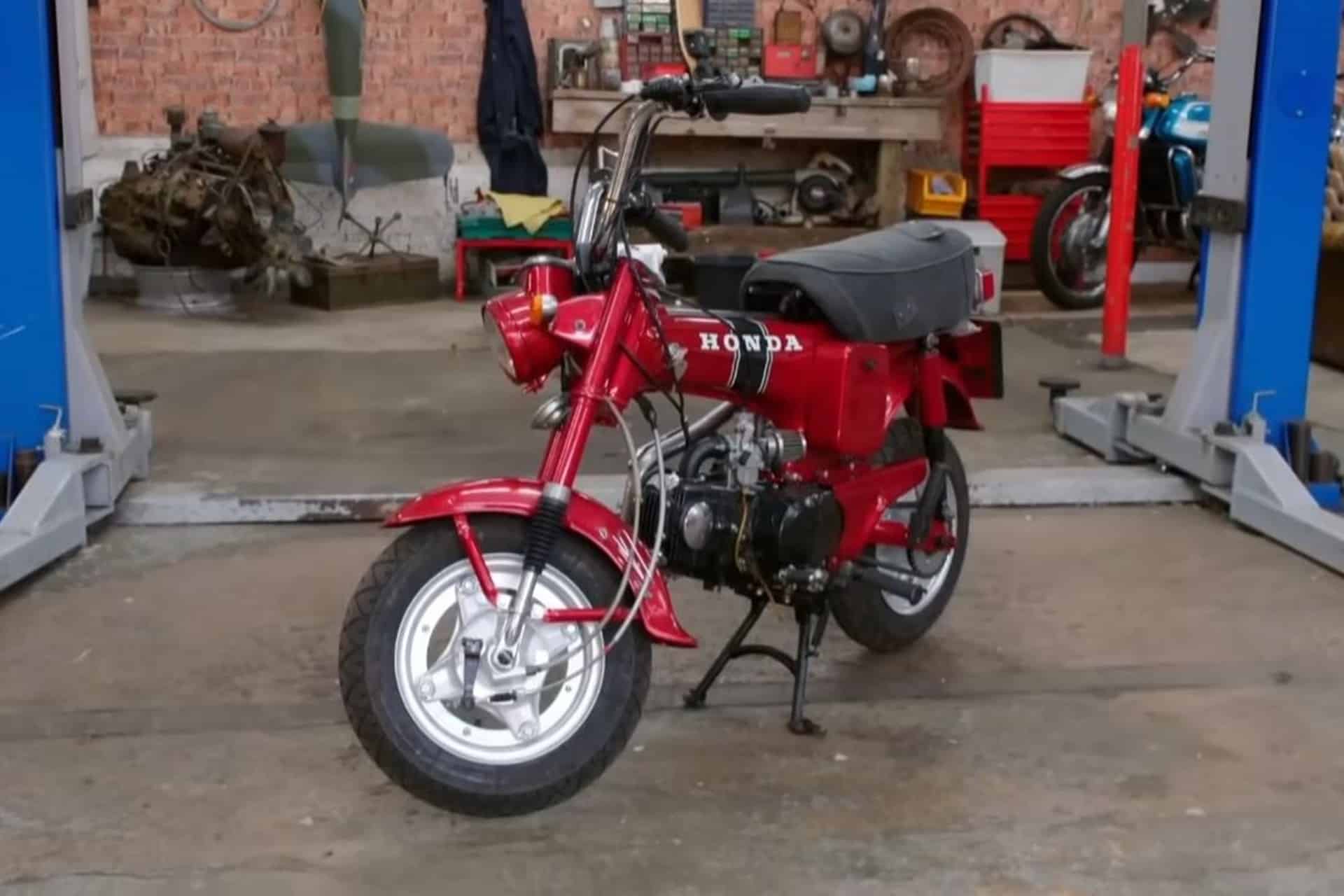 "Joyas sobre ruedas" se pasa a las motos: El mítico programa televisivo restaura una Honda Dax