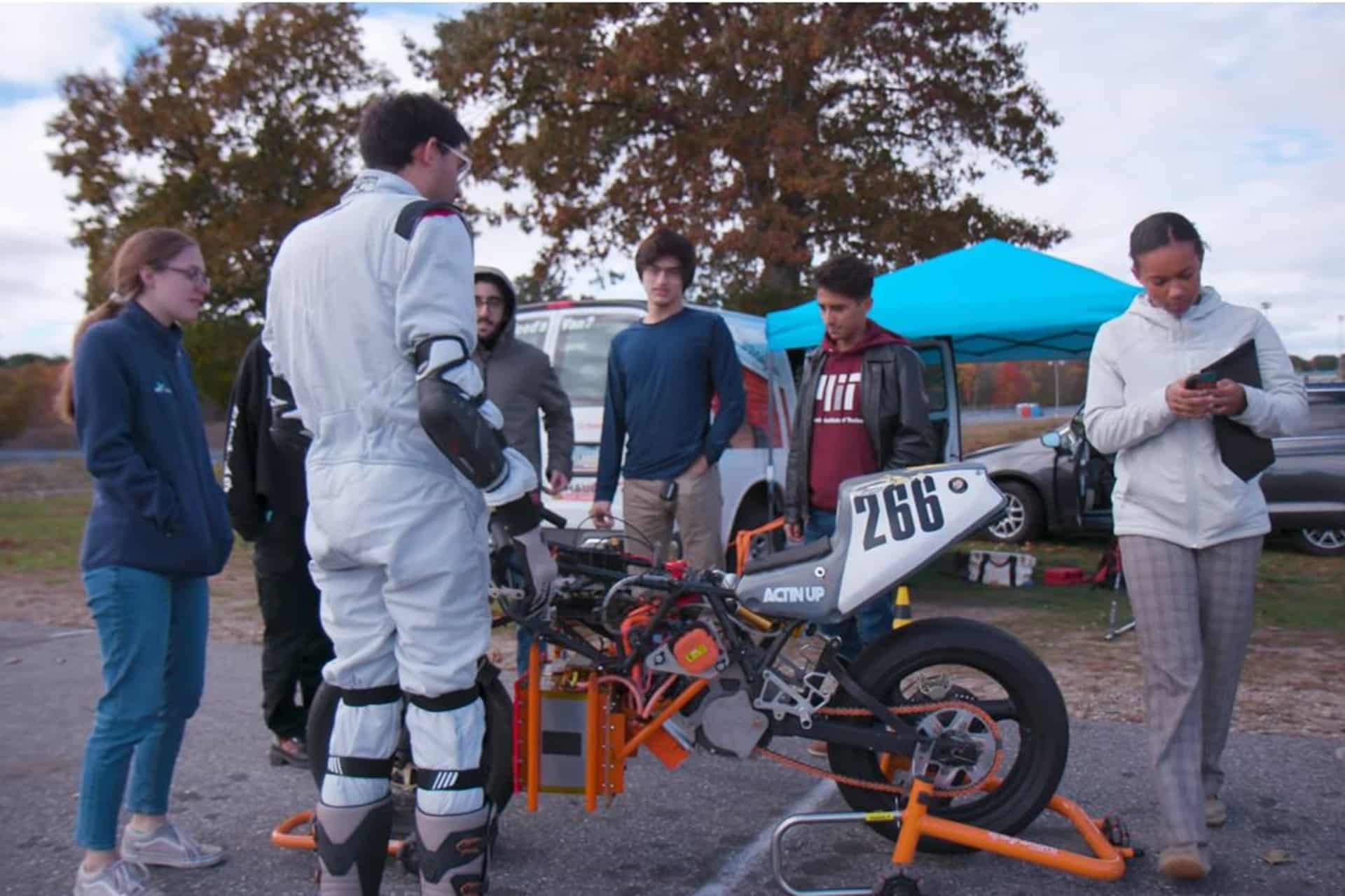 El MIT realiza las primeras pruebas dinámicas con una motocicleta eléctrica propulsada por pila de hidrógeno