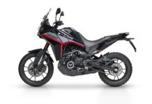 Moto Morini estrena el esquema de color Black Ebony en su X-Cape 2024