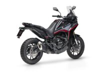 Moto Morini estrena el esquema de color Black Ebony en su X-Cape 2024