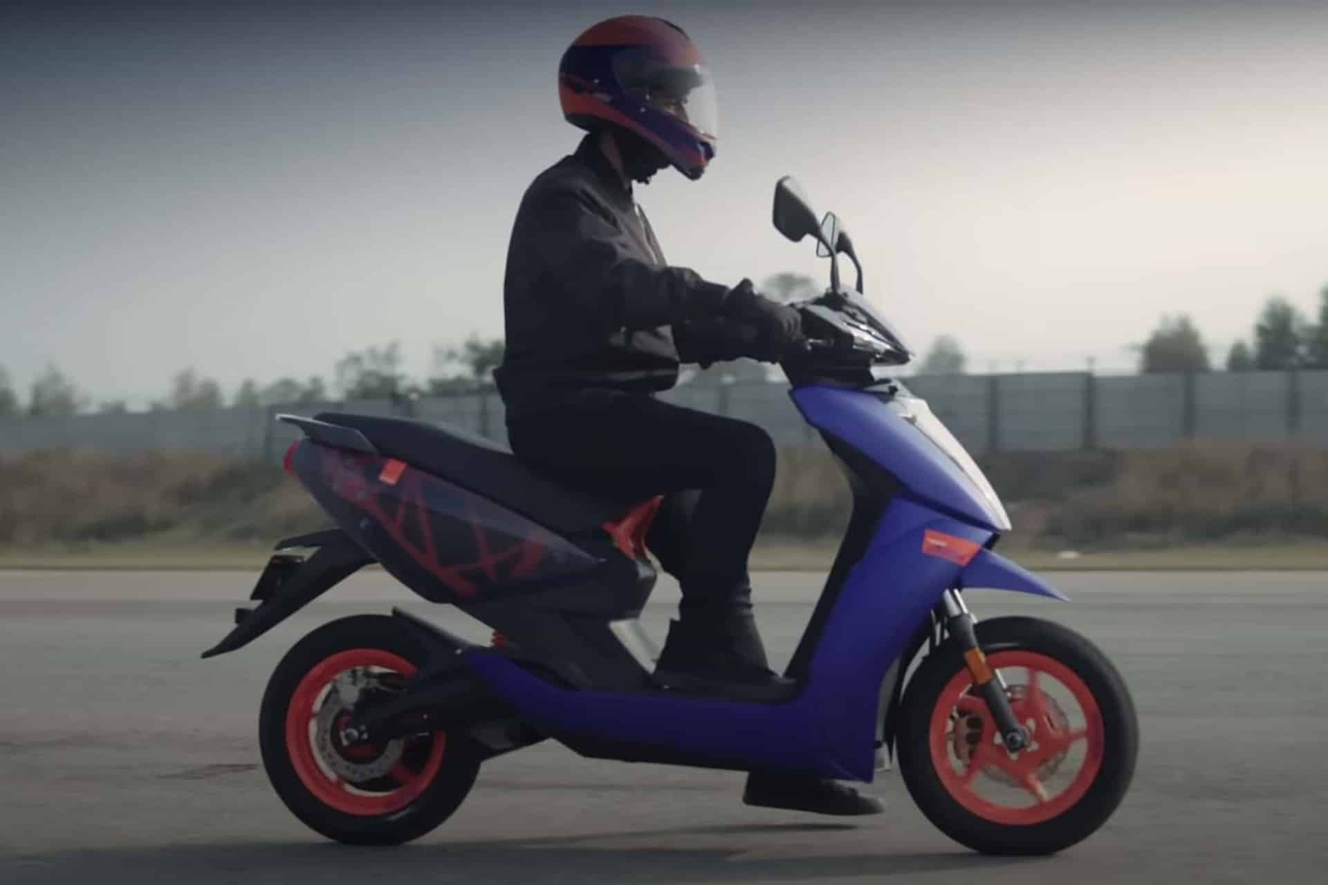 Ather Energy lanz al mercado el novedoso 450 Apex, un scooter eléctrico de altas prestaciones y 157 km de autonomía