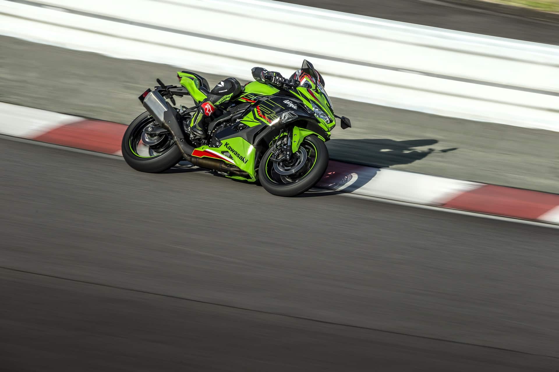 Las ediciones Ninja 40 aniversario de Kawasaki ya disponibles en los concesionarios oficiales de la marca