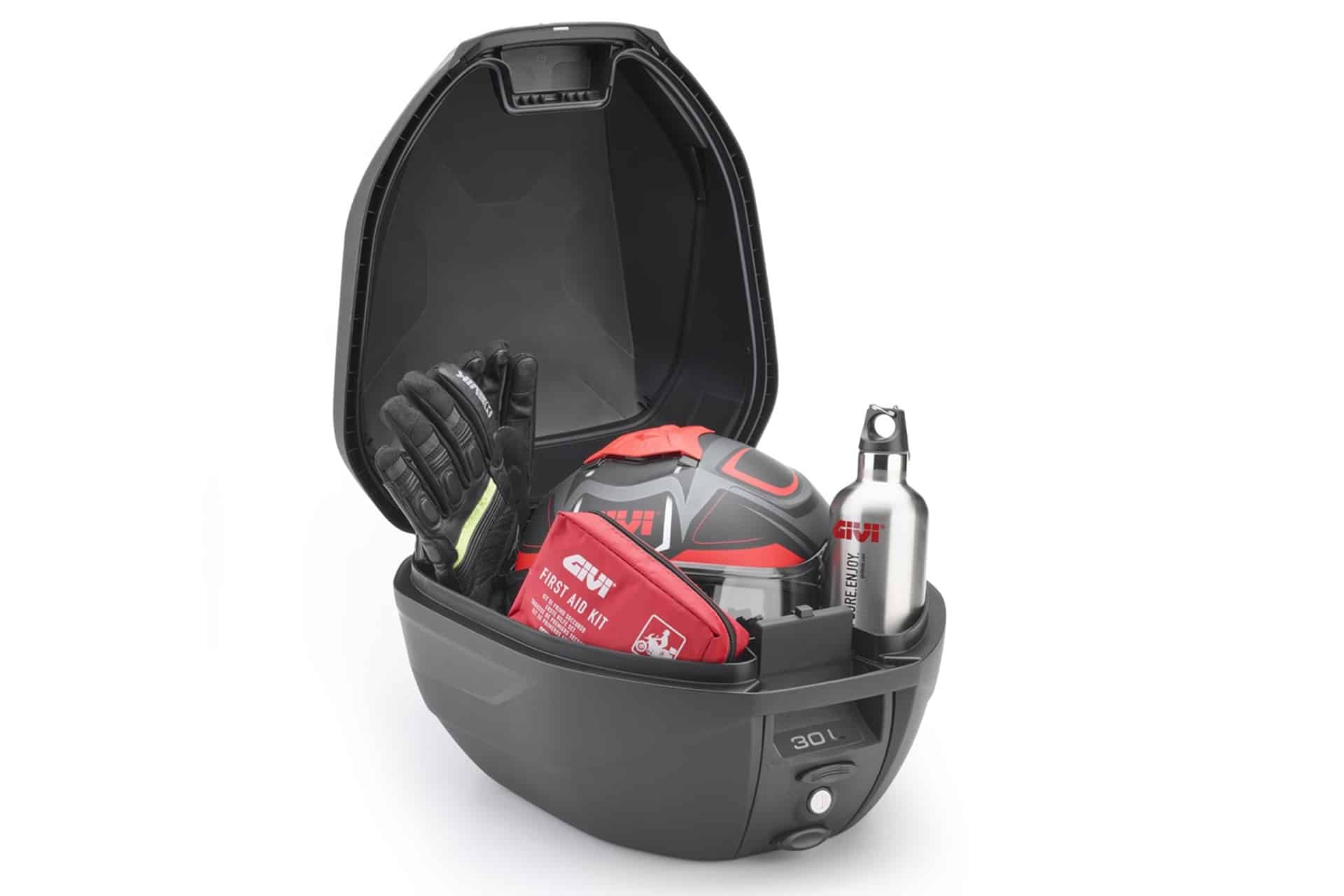 Los mejores accesorios GIVI para vestir al NMAX 125 de Yamaha