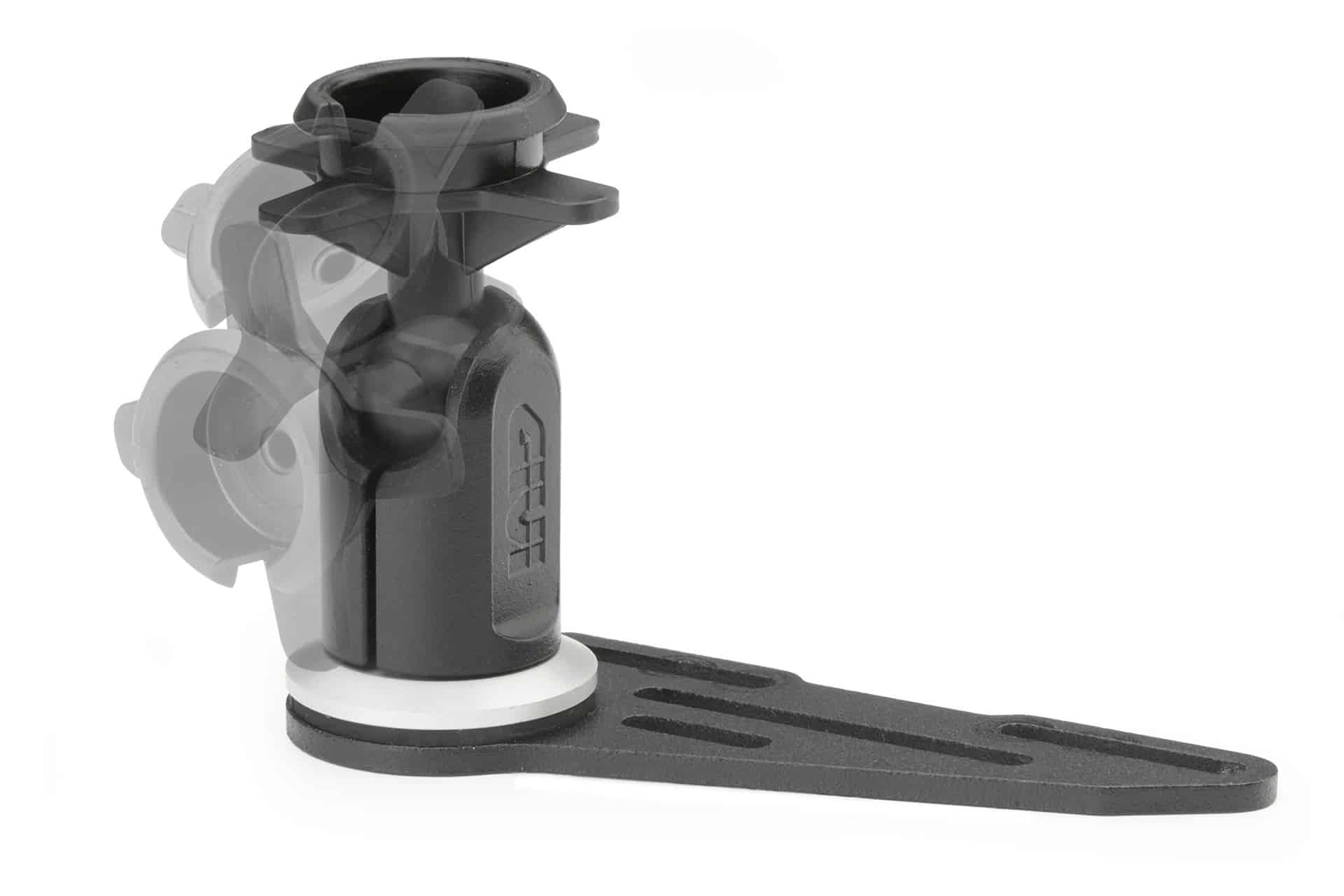 Los mejores accesorios GIVI para vestir al NMAX 125 de Yamaha