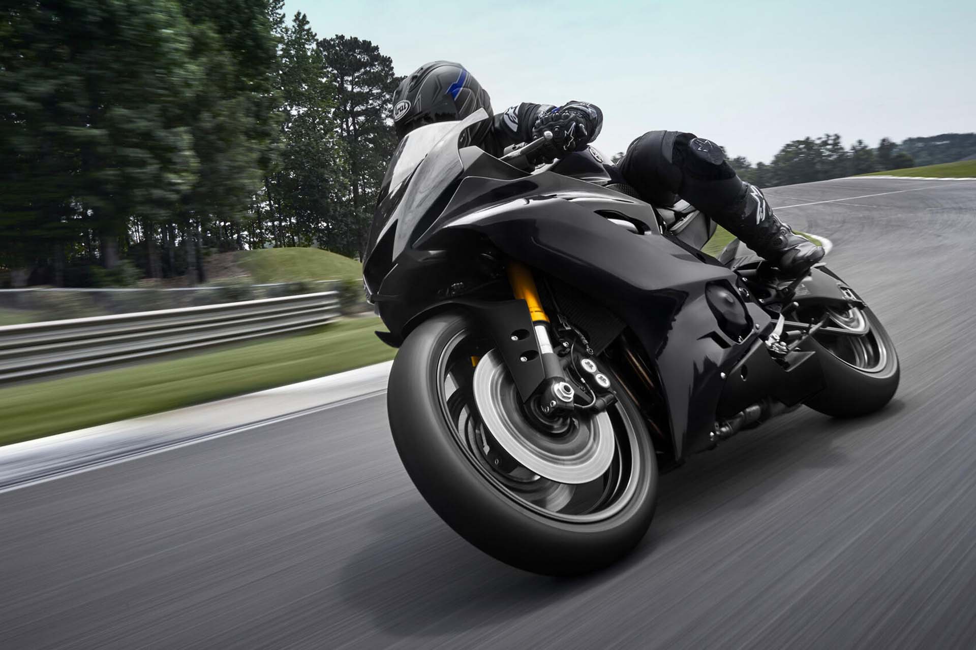 Los rumores sobre una Yamaha R9 cogen más fuerza, podría llegar antes de fin de año