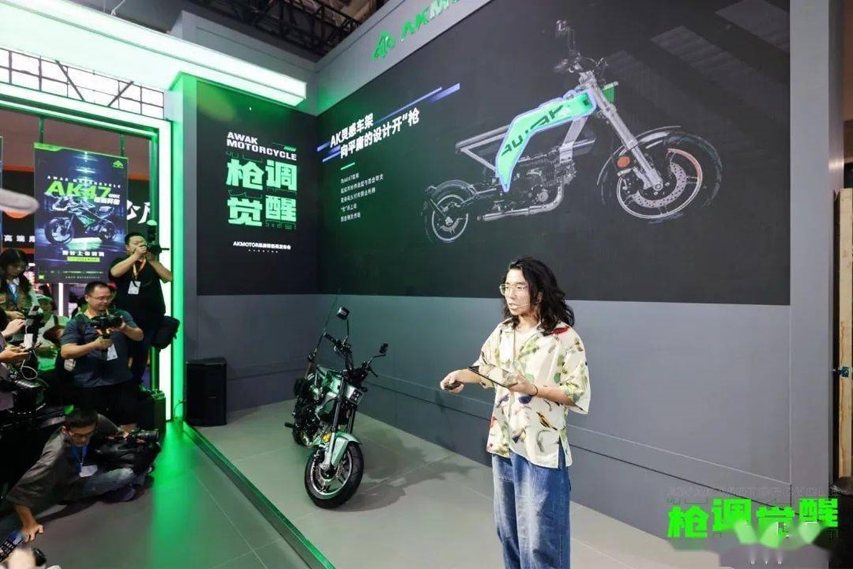 Awak AK11: La minimoto china dispuesta a batallar con las icónicas Dax, Monkey y Grom de Honda