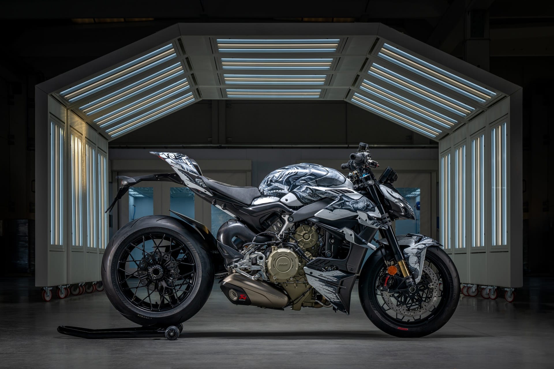 "Art of Creating Myths", Ducati y Lamborghini se unen en nombre del arte