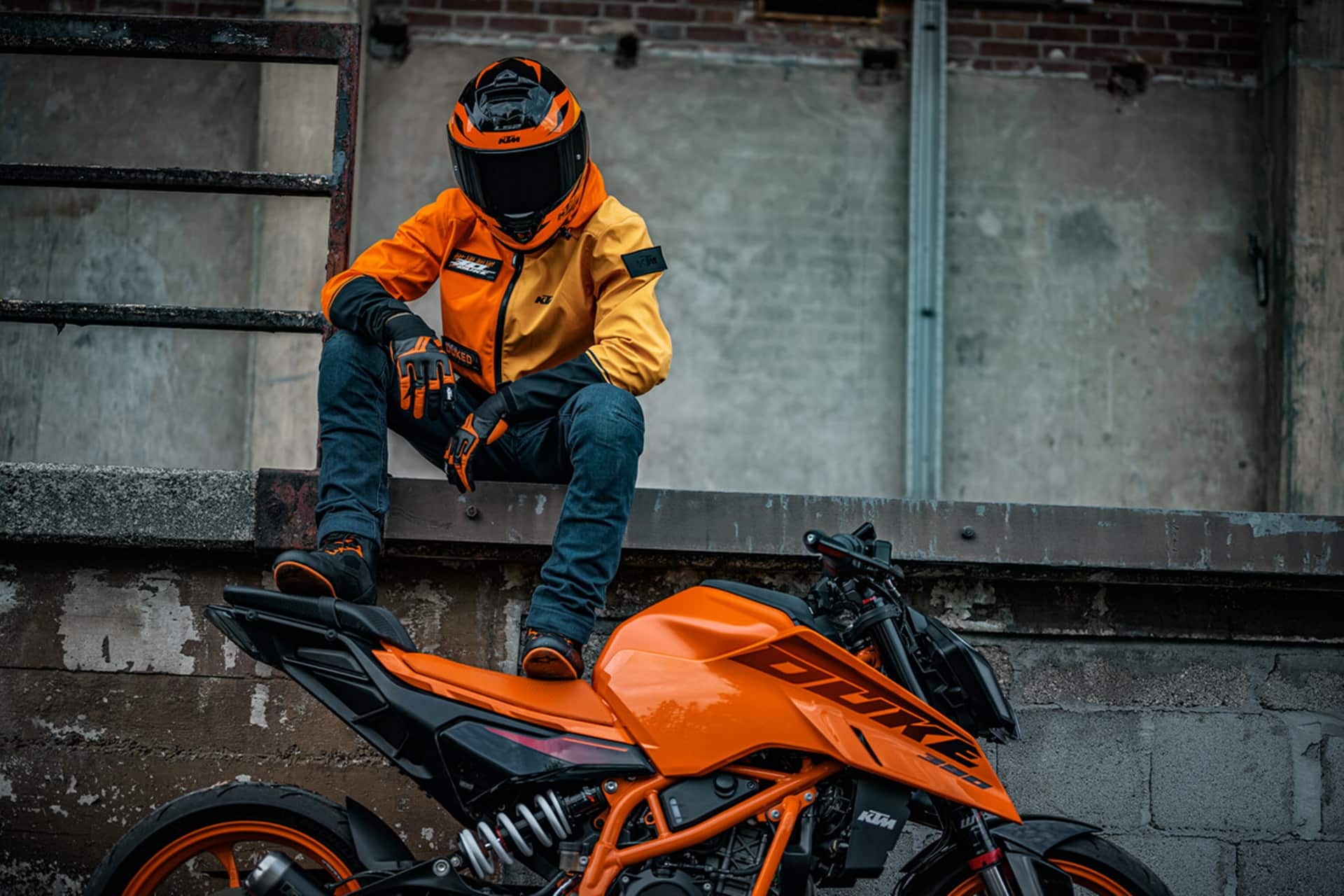 Colección KTM PowerWear 2024: Seña de identidad de los pilotos Ready To Race