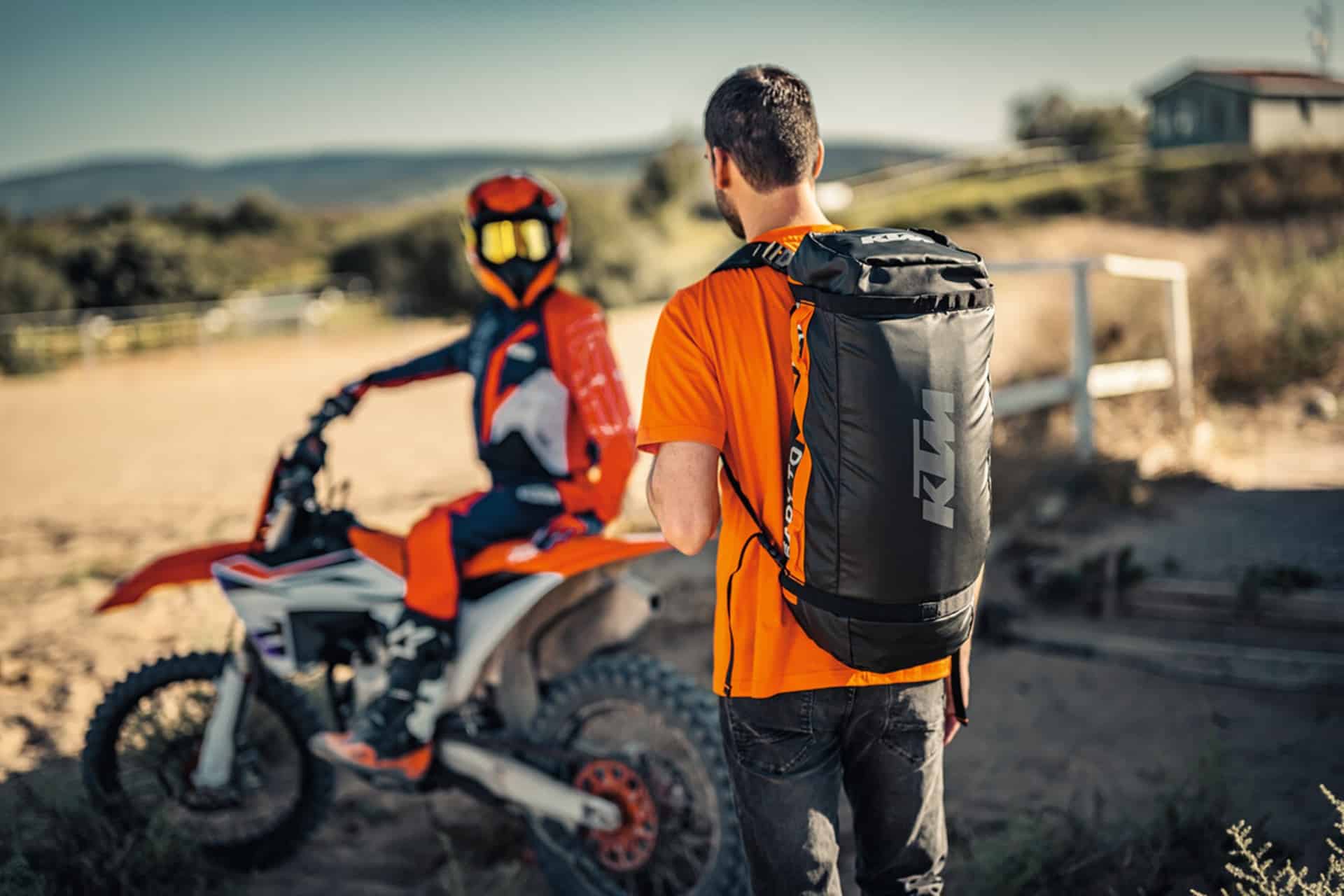 Colección KTM PowerWear 2024: Seña de identidad de los pilotos Ready To Race