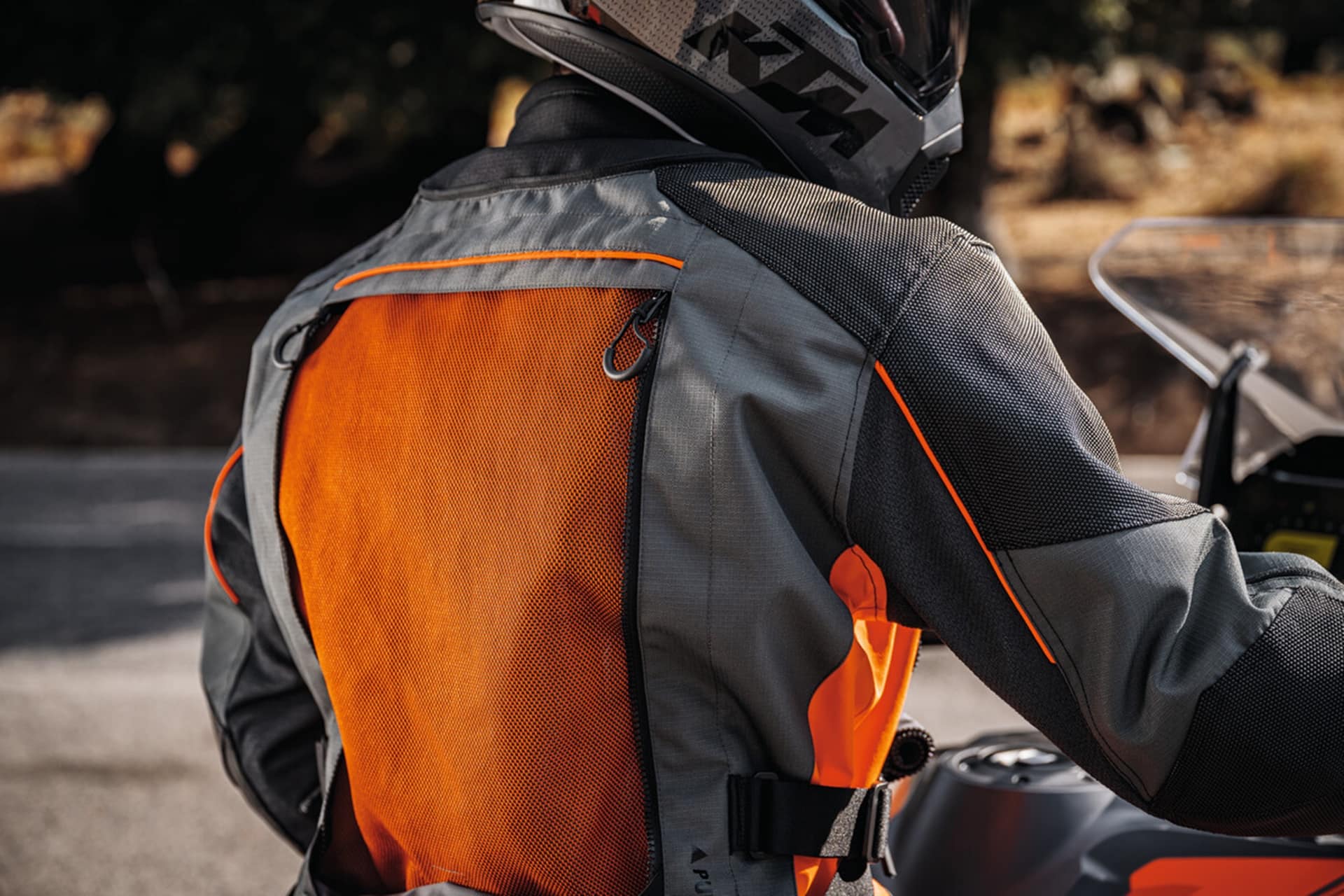 Colección KTM PowerWear 2024: Seña de identidad de los pilotos Ready To Race