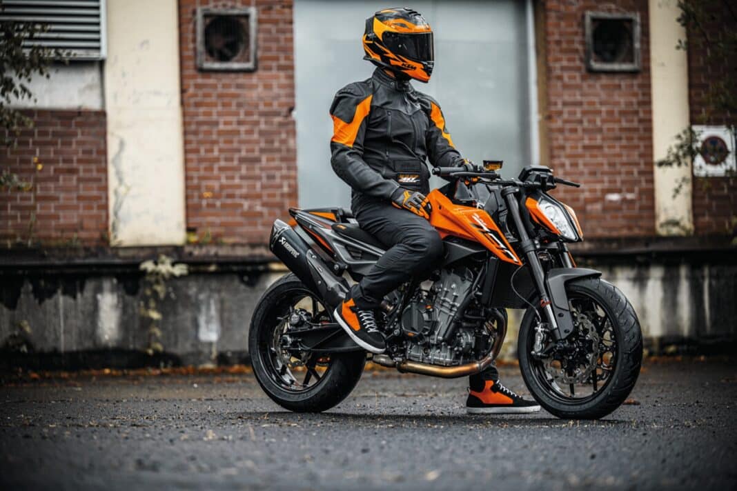 Colección KTM PowerWear 2024: Seña de identidad de los pilotos Ready To Race