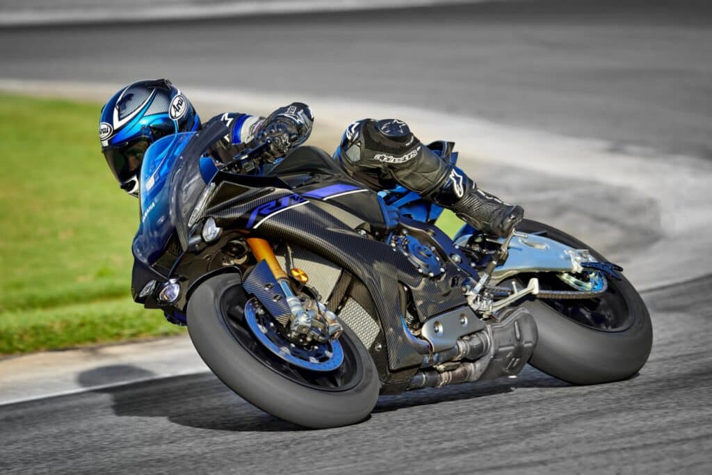 La futura Yamaha R9 llegará este año acompañada de una variante más ...