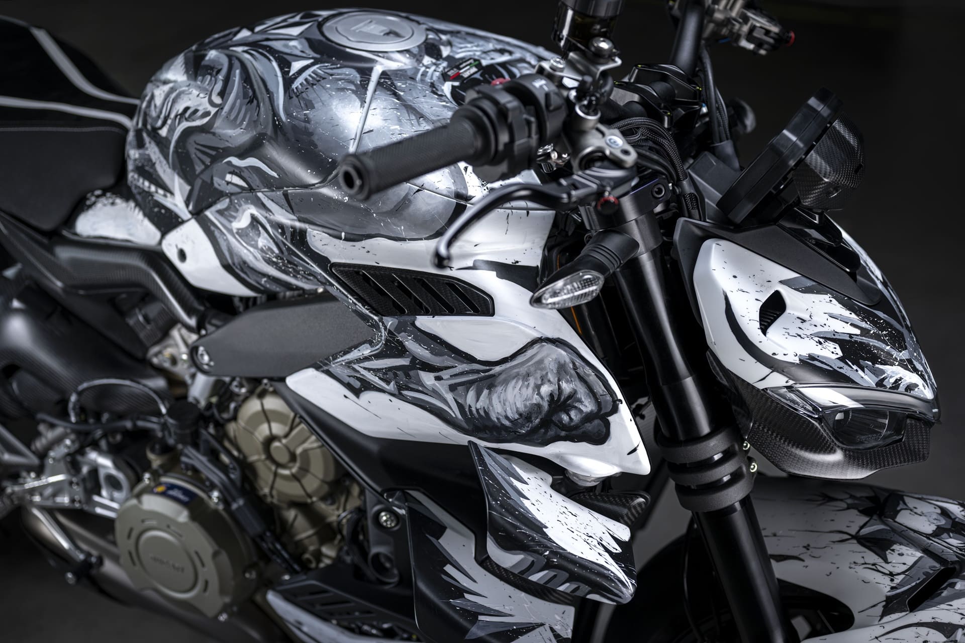 "Art of Creating Myths", Ducati y Lamborghini se unen en nombre del arte