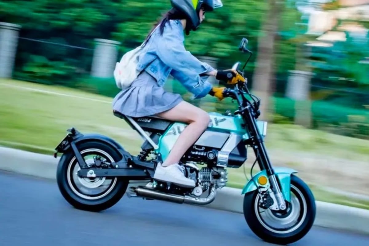 Awak AK11: La minimoto china dispuesta a batallar con las icónicas Dax, Monkey y Grom de Honda