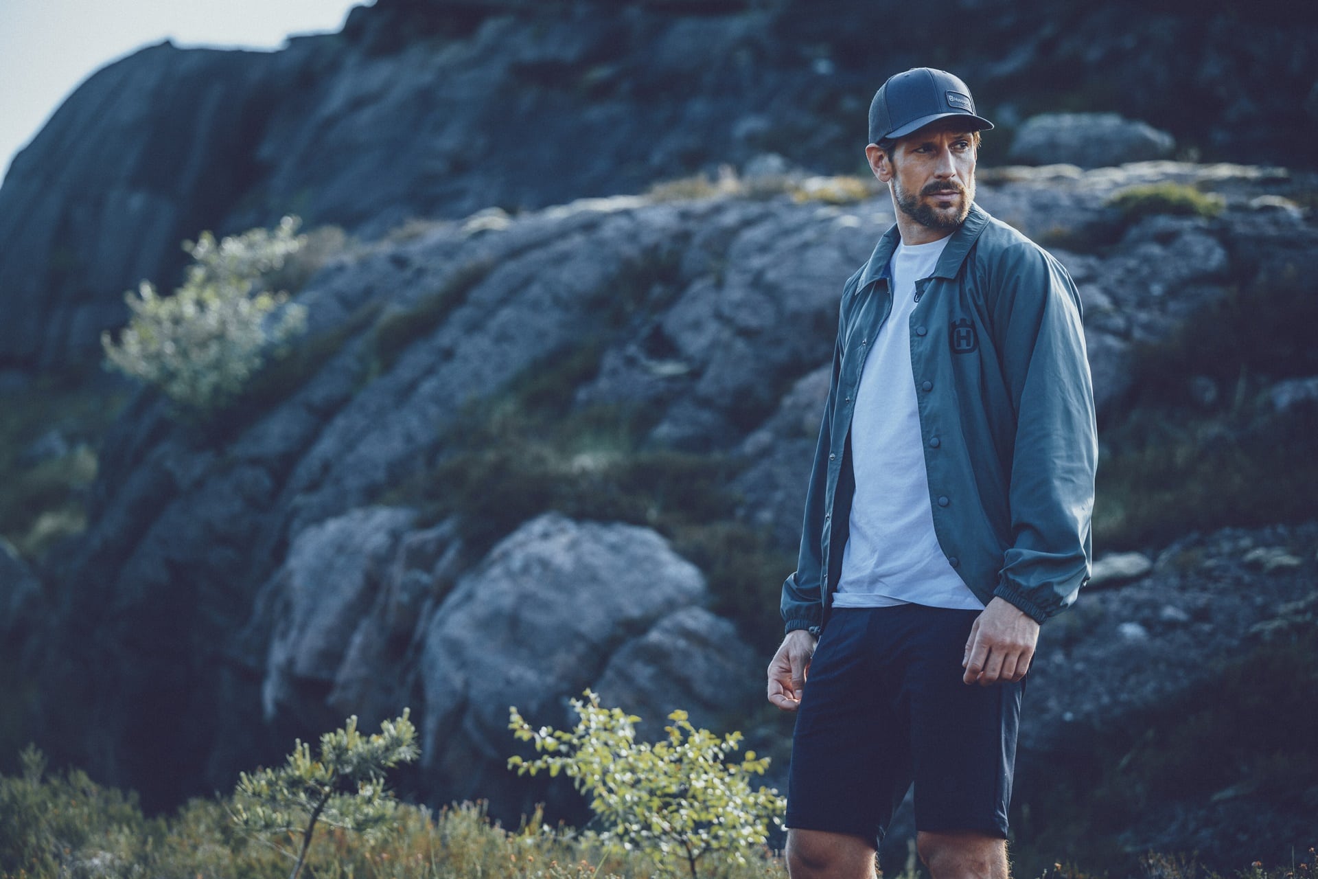 Colección de ropa 2024 Husqvarna Motorcycles: Cinco gamas distintas de prendas distintivas y elegantes