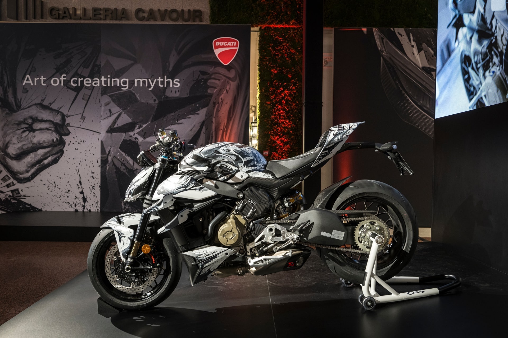 "Art of Creating Myths", Ducati y Lamborghini se unen en nombre del arte