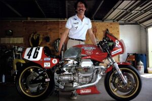 Fallece John Wittner, el polifacético dentista, piloto y amante de Moto Guzzi