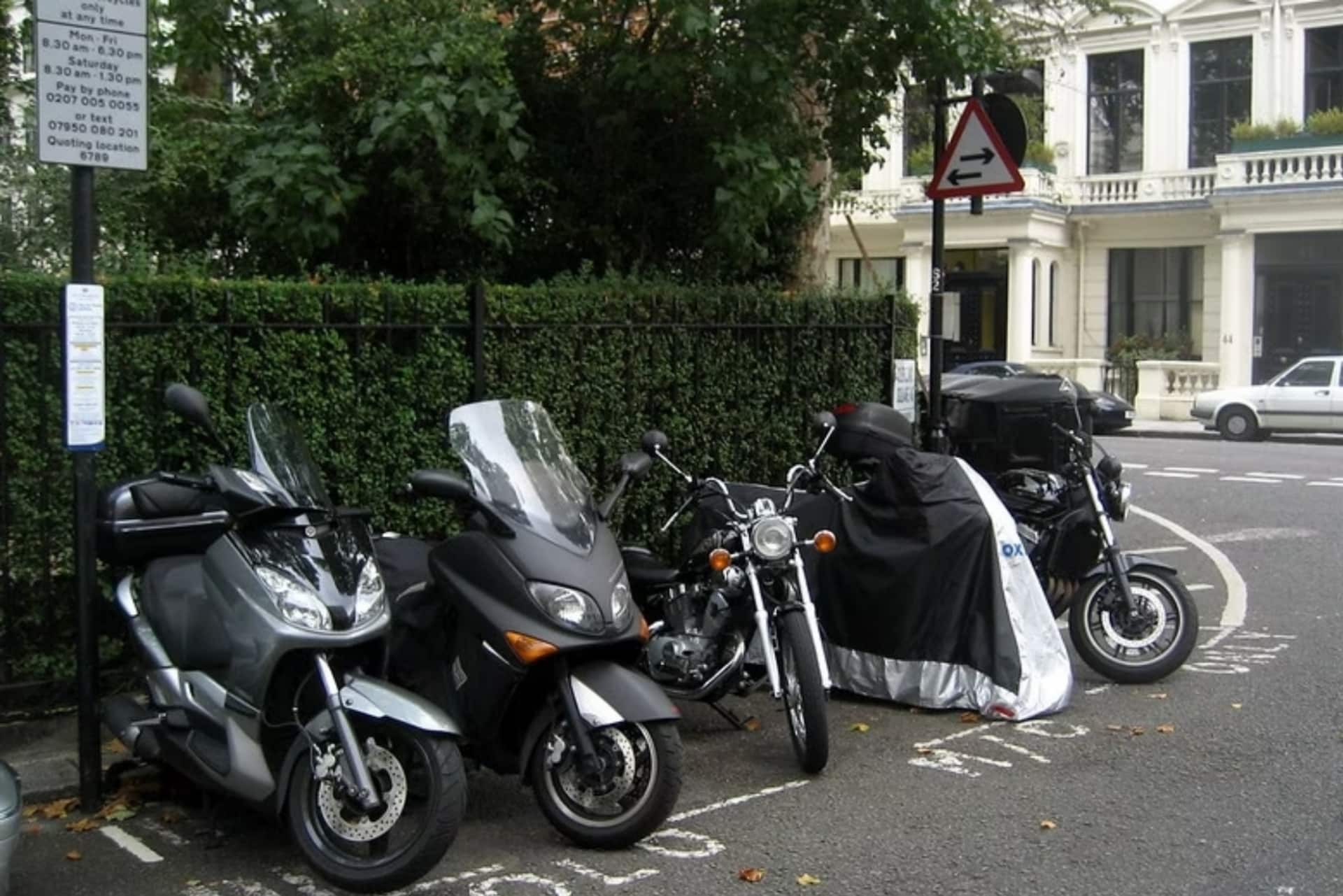 Inglaterra aparcar moto