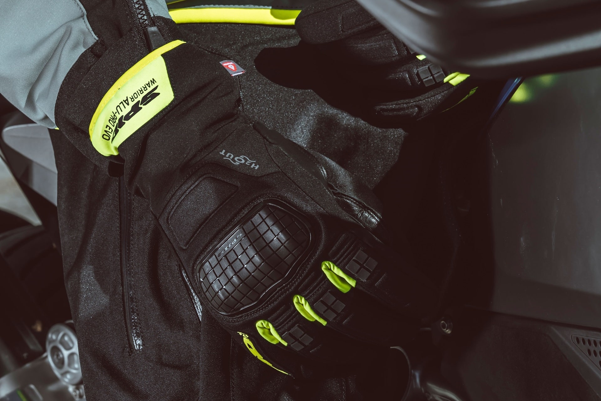 Gama de guantes de invierno SPIDI 2024: Tu mejor aliada contra el frío
