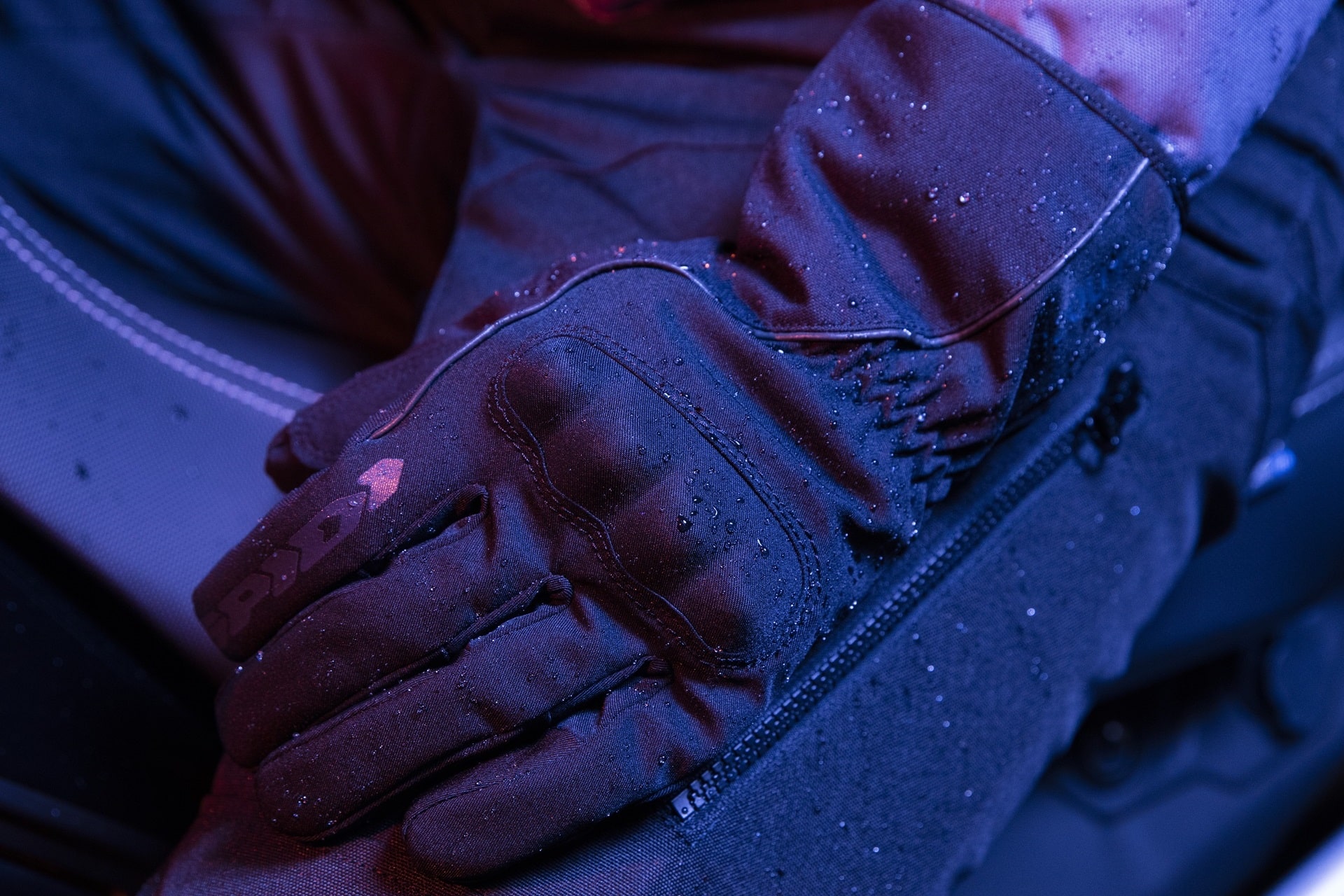 Gama de guantes de invierno SPIDI 2024: Tu mejor aliada contra el frío