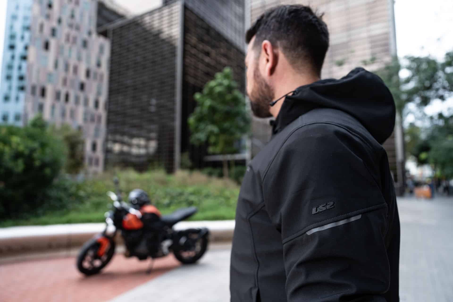 LS2 presenta la nueva Bolton, la chaqueta ideal para montar en moto a diario