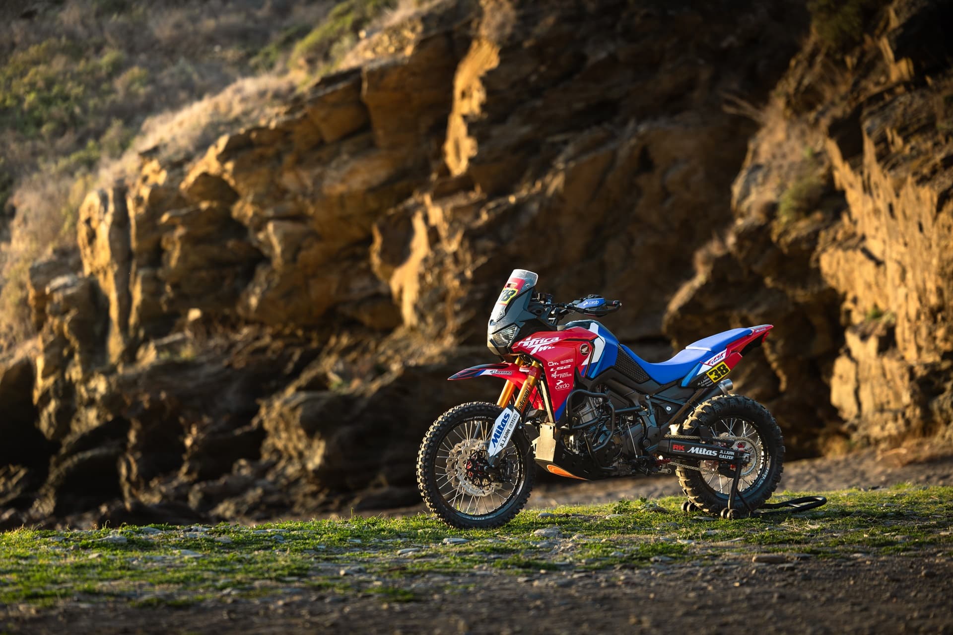 Kirian Mirabet estrena una decoración muy dakariana en su Africa Twin 2024