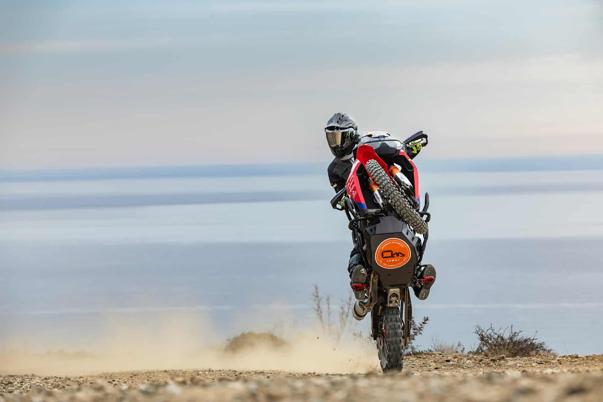 Kirian Mirabet estrena una decoración muy dakariana en su Africa Twin 2024