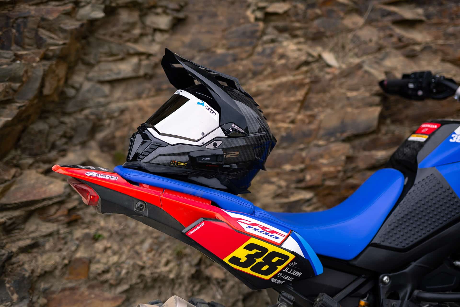 Kirian Mirabet estrena una decoración muy dakariana en su Africa Twin 2024